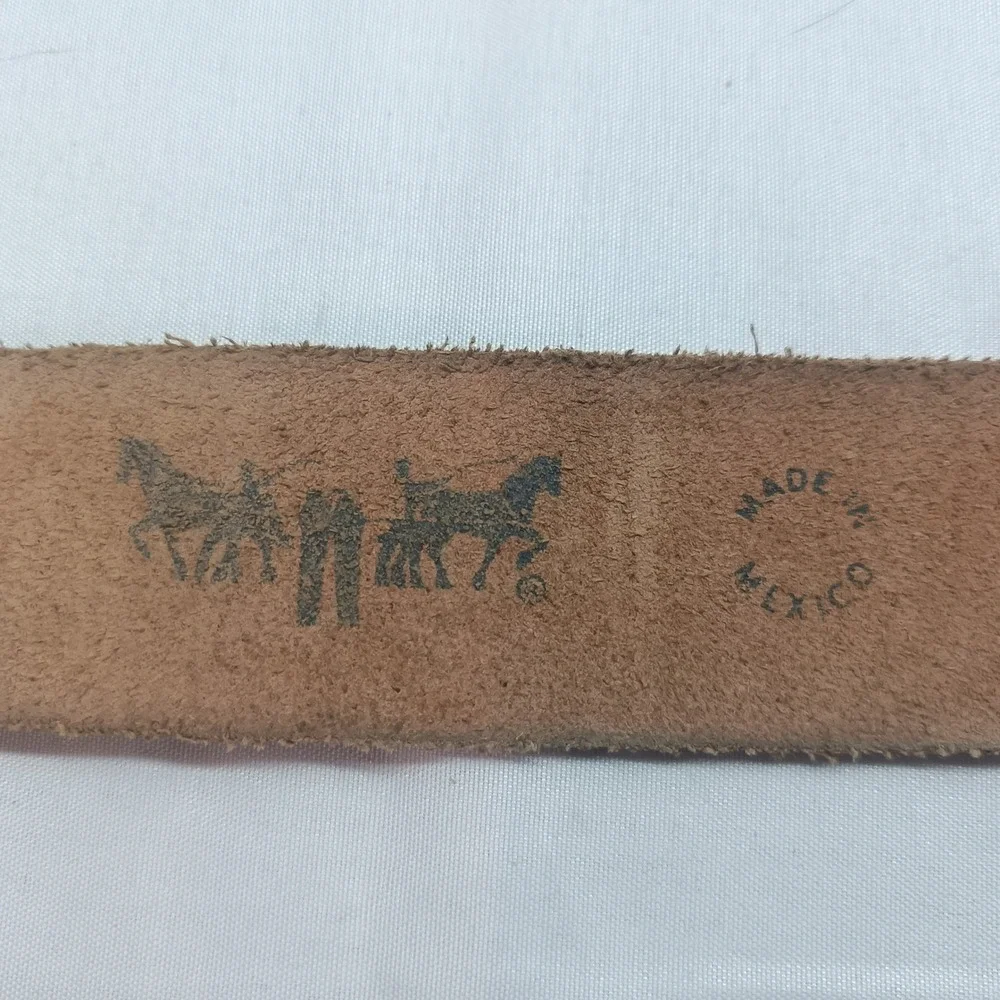 Vtg Levis Mens Tan Brown Full Grain Leather Belt Size 36/90 D7324-0002 Mexico